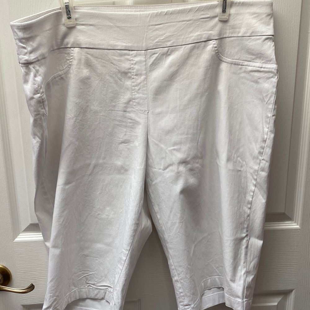 O womens Ruby Rd casual solid white stretch plus size knee length shorts 24W